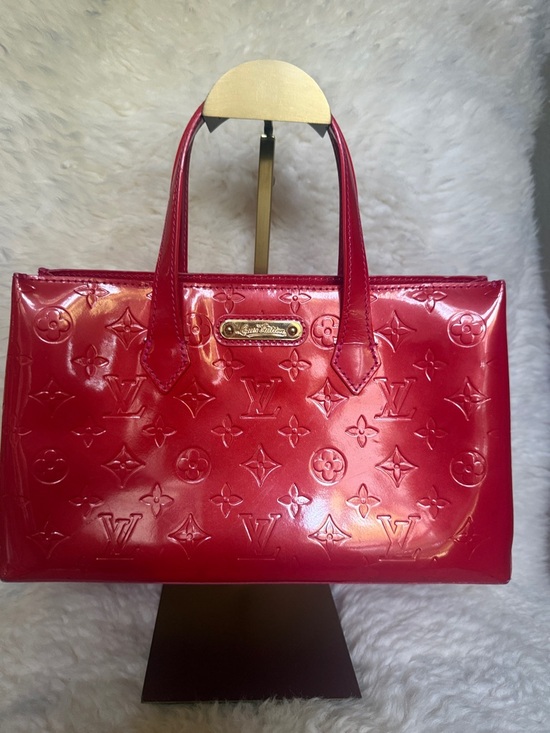 Louis Vuitton Handbags - Louis Vuitton Red Vernis Wilshire PM Monogram Patent Tote - Adorable